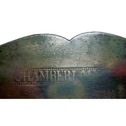 Wavy edge armorial plate by Chamberlain label2.jpg