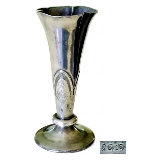 Art Nouveau vase.jpg