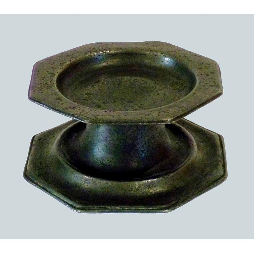 Pewtersellers Selling antique pewter